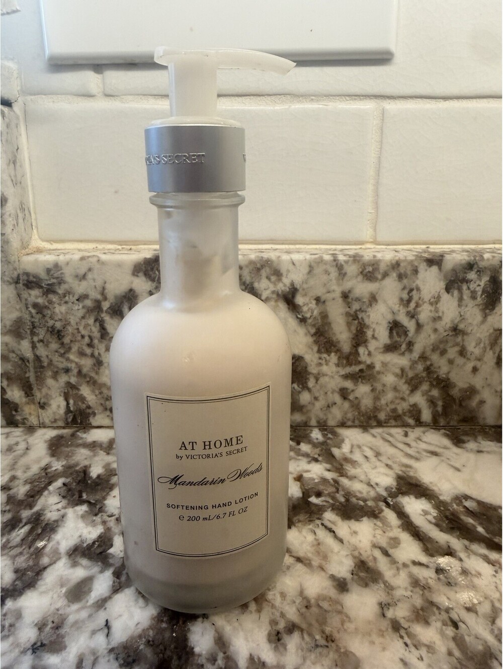 VICTORIAS SECRET AT HOME CANDLE HAND Lotion Mandarin Woods